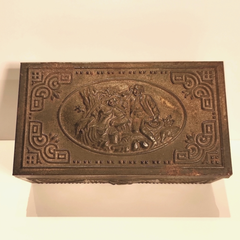 "Rare" Vintage Cigarette Box - Picture 2 of 10